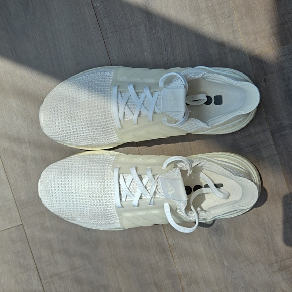 ADIDAS ULTRABOOST - Picture 3 of 4